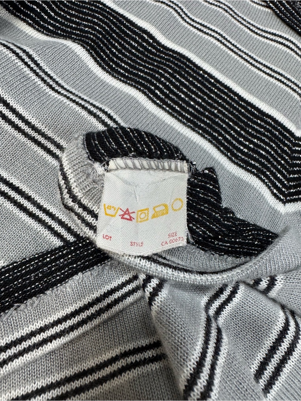 Vintage Lady Anne Knits Bell Sleeve Stripe Silver Sparkle V-Neck V-Hem Blouse - Picture 4 of 5